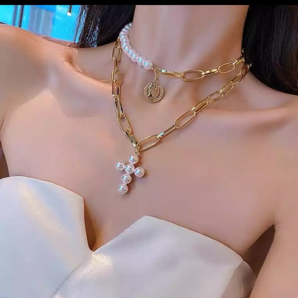 Jewelry - New 18k gold plated two layers Necklace